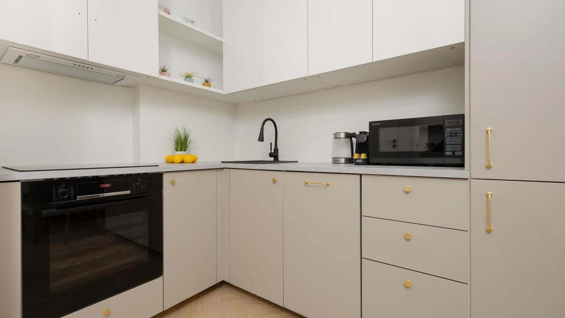 Apartments Wola With Parking In Warsaw City Center By Noclegi Renters 0*,